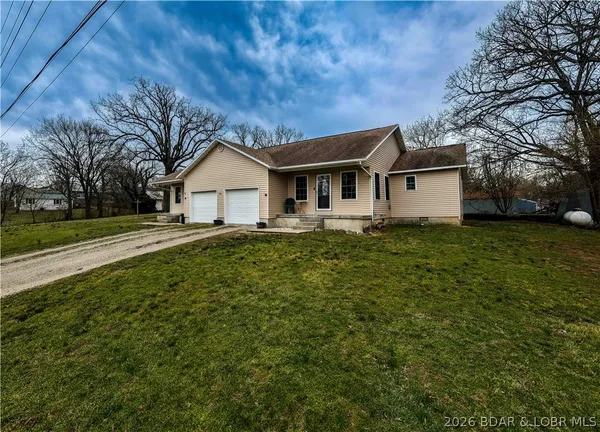 $250,000 | 301 10th Street, Crocker, MO 65452