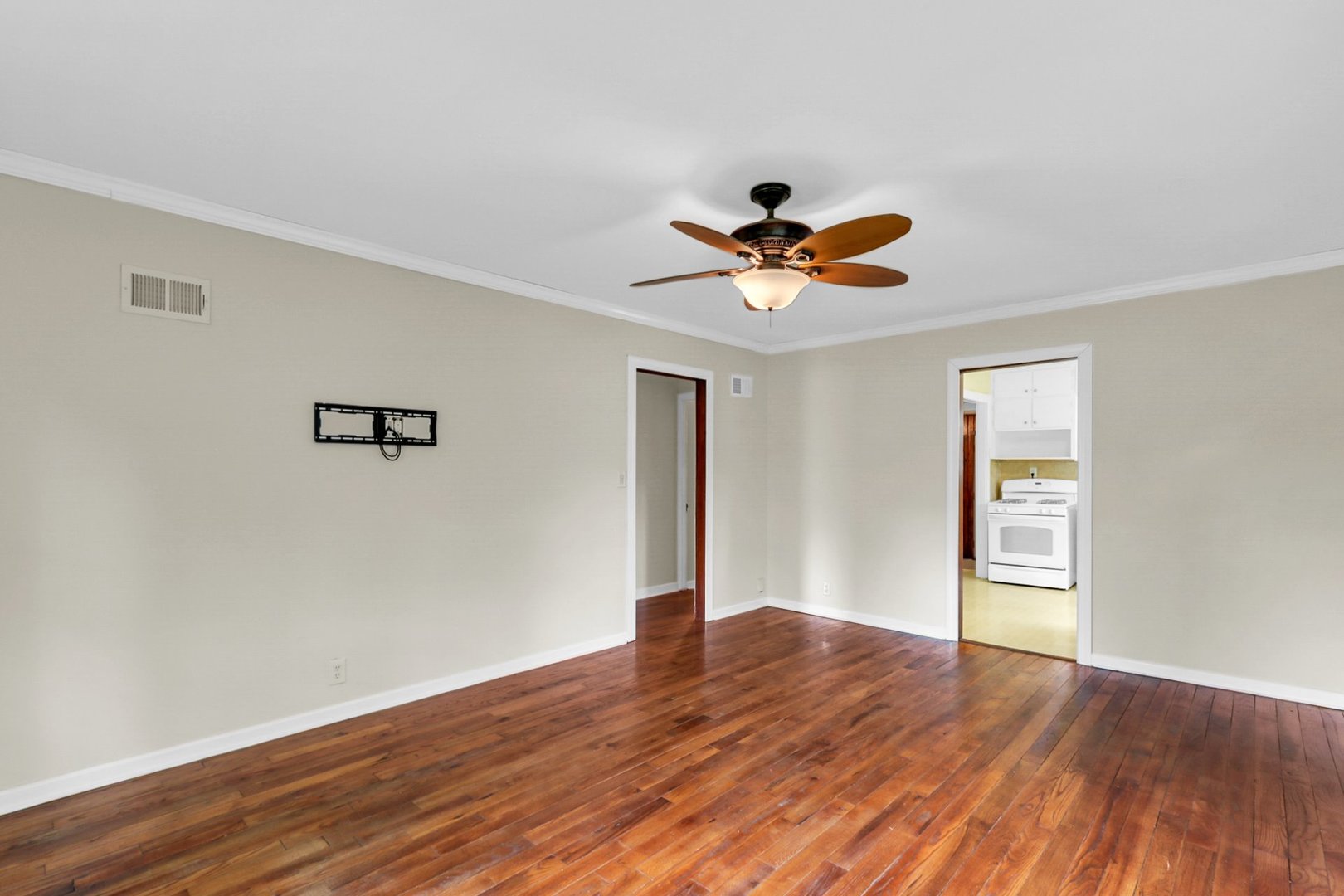 605 South Draper Avenue Champaign, IL 61821 - Photo 9 of 27