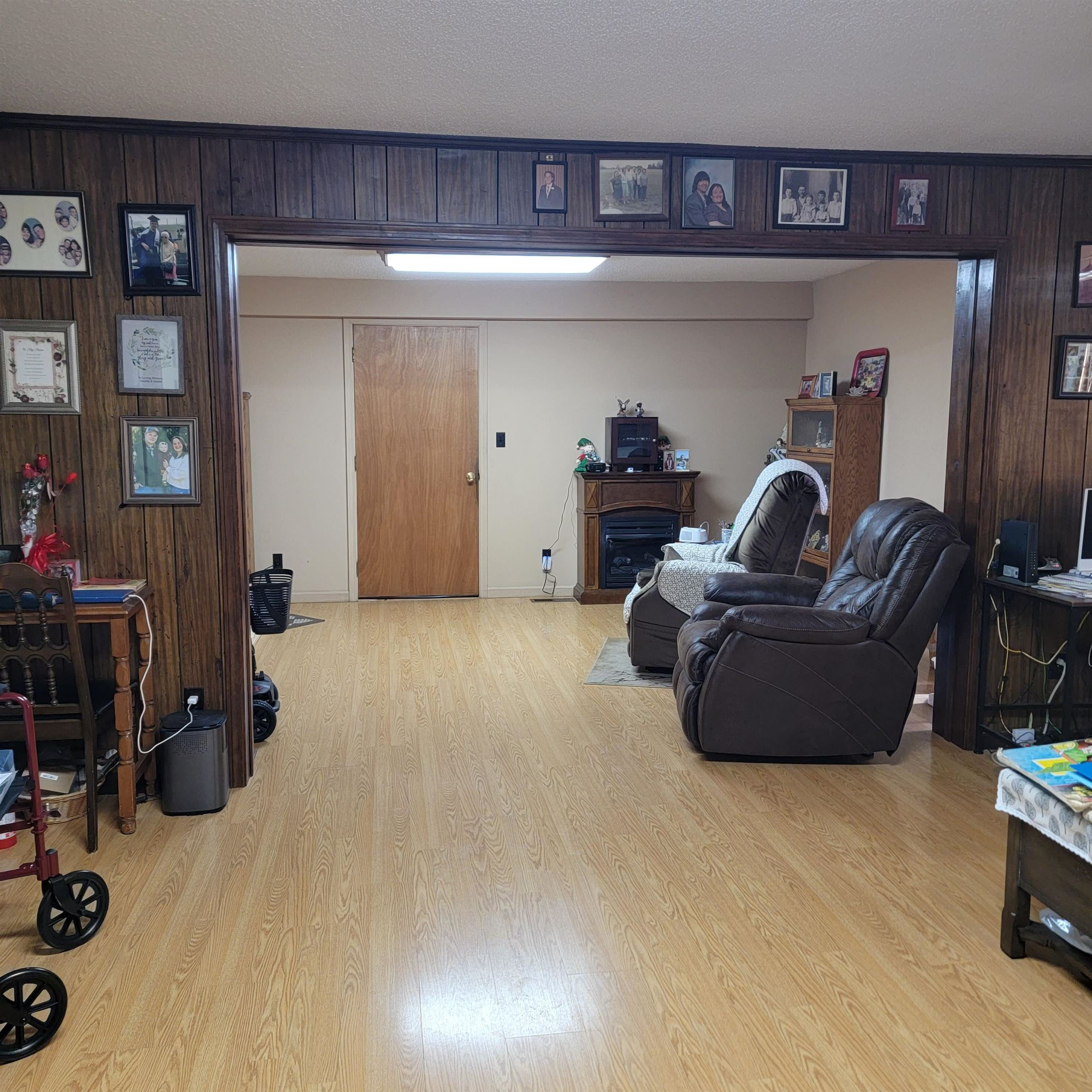 725 Diamond Grove Road Pinson, TN 38366 - Photo 3 of 10 a living room with furniture and wooden floor