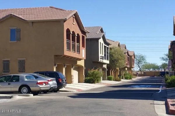 $1,950 | 2250 East Deer Valley Drive, Unit 29, Phoenix, AZ 85024