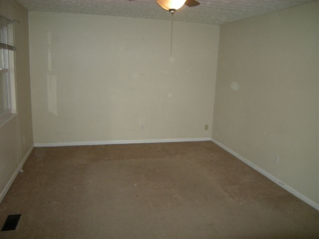 1893 Woodette Road Columbus, OH 43232 - Photo 4 of 9 Gallery Image 4