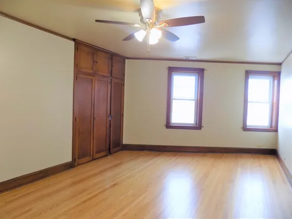 $2,400 | 328 Green Bay Road, Unit 1, Highwood, IL 60040