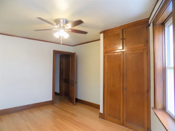 $2,400 | 328 Green Bay Road, Unit 1, Highwood, IL 60040