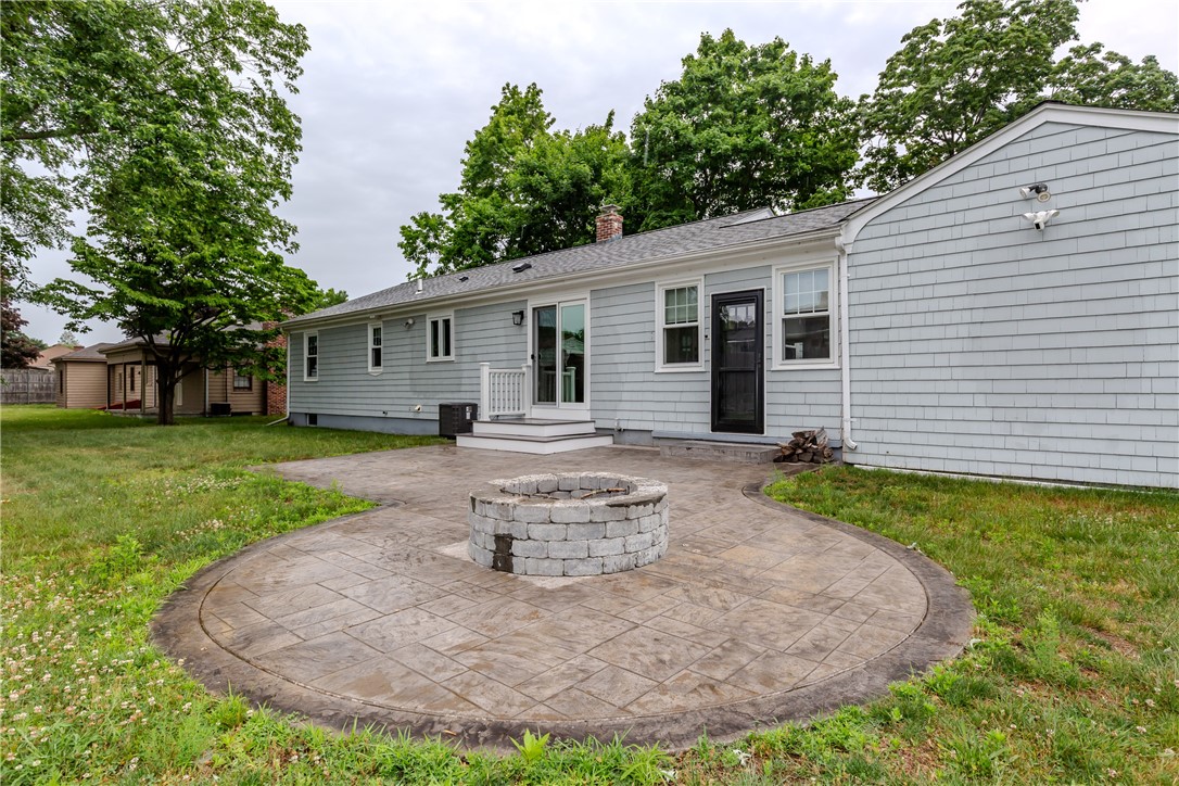 8 Barnes Street Smithfield, RI 02828 - Photo 38 of 48