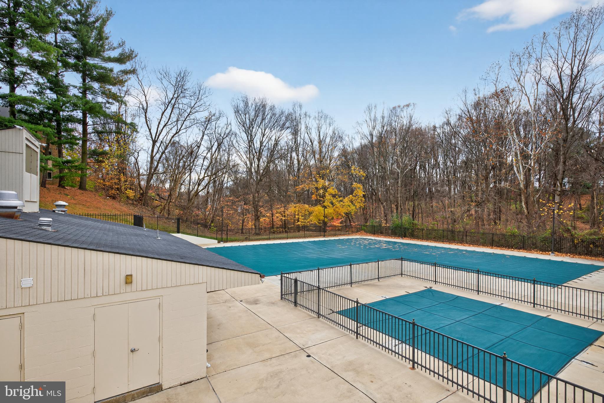 9961 Lake Landing Road Gaithersburg, MD 20886 - Photo 26 of 40 a view of balcony with trees