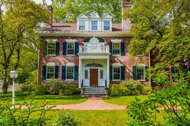 $1,689,000 | 39 Elm Street, Unit B, Woodstock, VT 05091