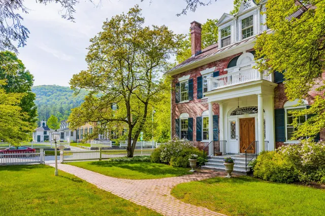 $1,689,000 | 39 Elm Street, Unit B, Woodstock, VT 05091