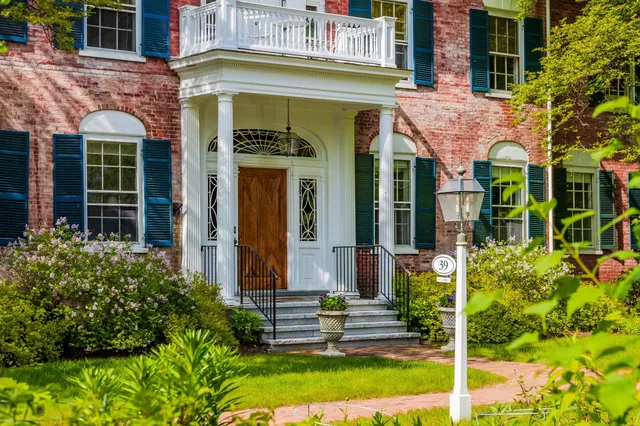 $1,689,000 | 39 Elm Street, Unit B, Woodstock, VT 05091