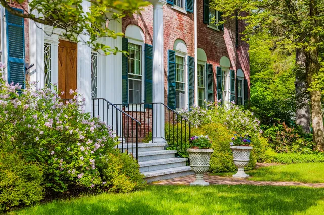 $1,689,000 | 39 Elm Street, Unit B, Woodstock, VT 05091