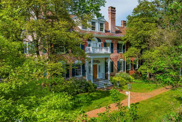 $1,689,000 | 39 Elm Street, Unit B, Woodstock, VT 05091