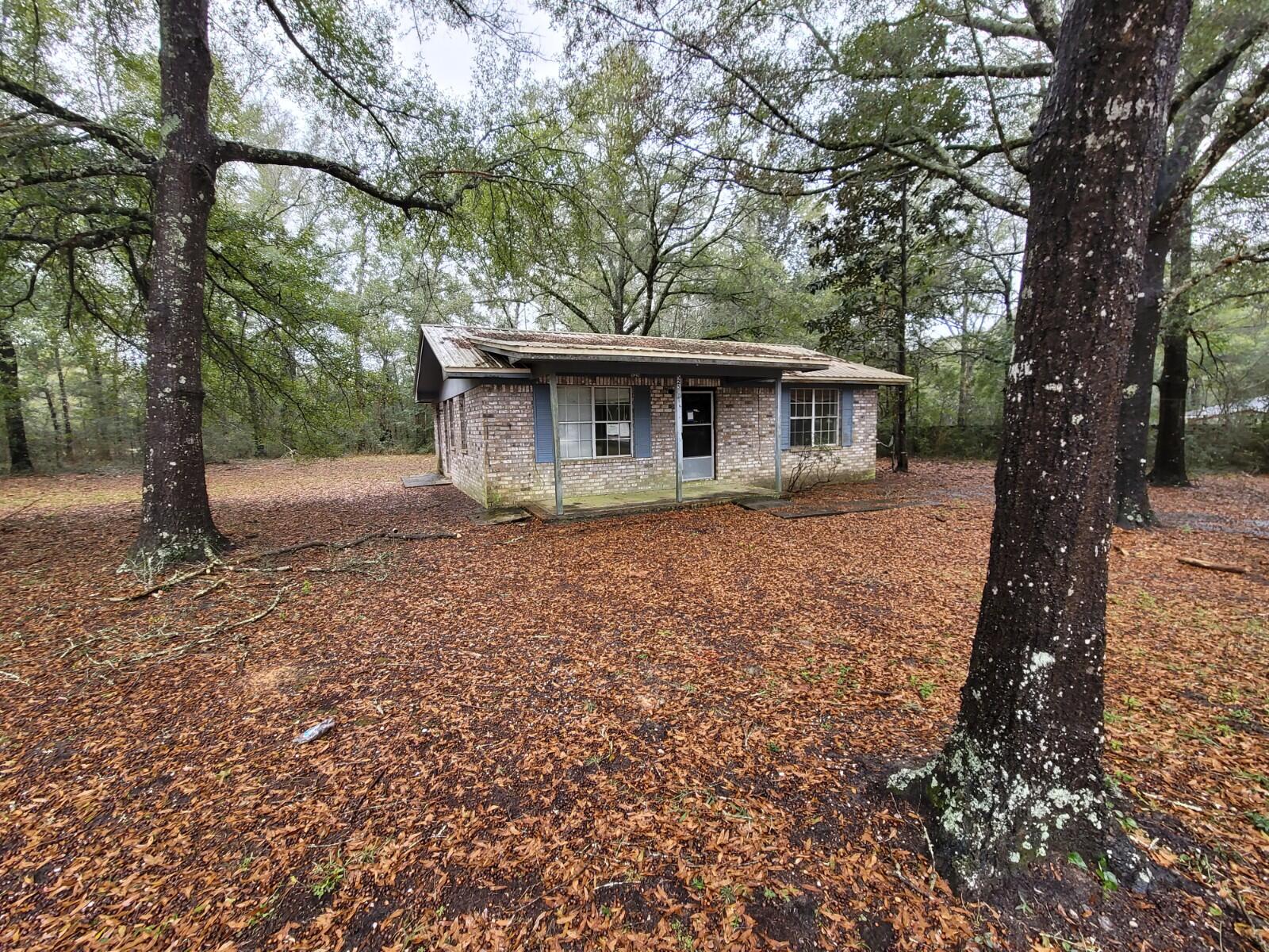525 German Club Road DeFuniak Springs, FL 32433 - Photo 1 of 7 front