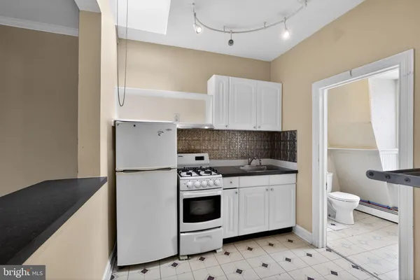 $1,075 | 3507 Indian Queen Lane, Philadelphia, PA 19129
