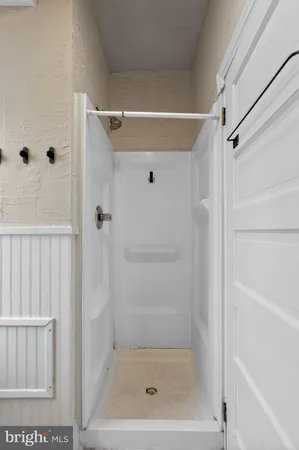 $1,075 | 3507 Indian Queen Lane, Philadelphia, PA 19129