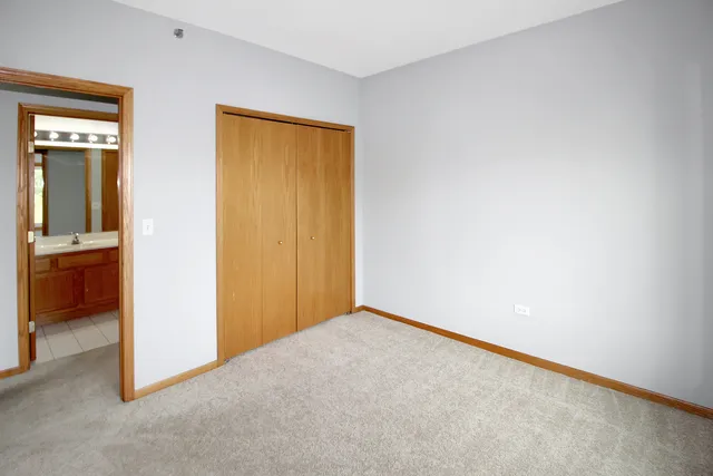 $222,000 | 5111 Deblin Lane, Unit 3B, Oak Lawn, IL 60453