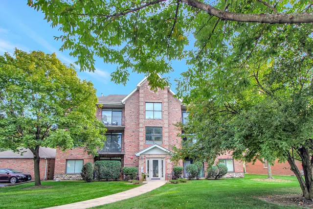 $222,000 | 5111 Deblin Lane, Unit 3B, Oak Lawn, IL 60453