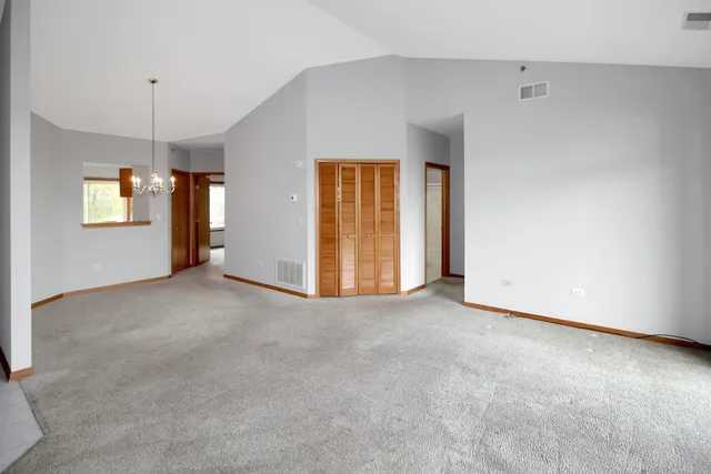$222,000 | 5111 Deblin Lane, Unit 3B, Oak Lawn, IL 60453