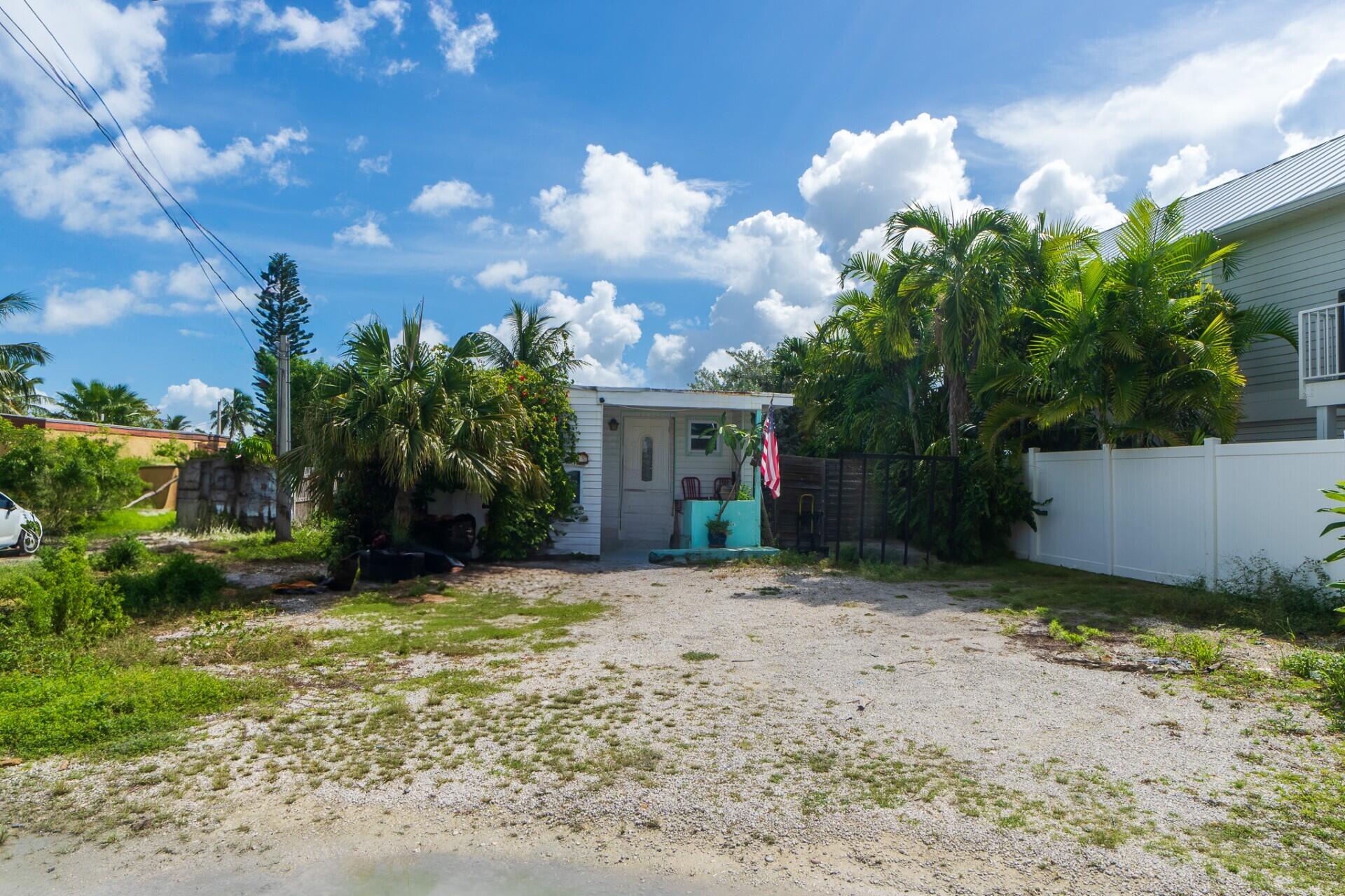 256 Mars Lane Key West, FL 33040 - Photo 4 of 7 256 Mars Lane 13