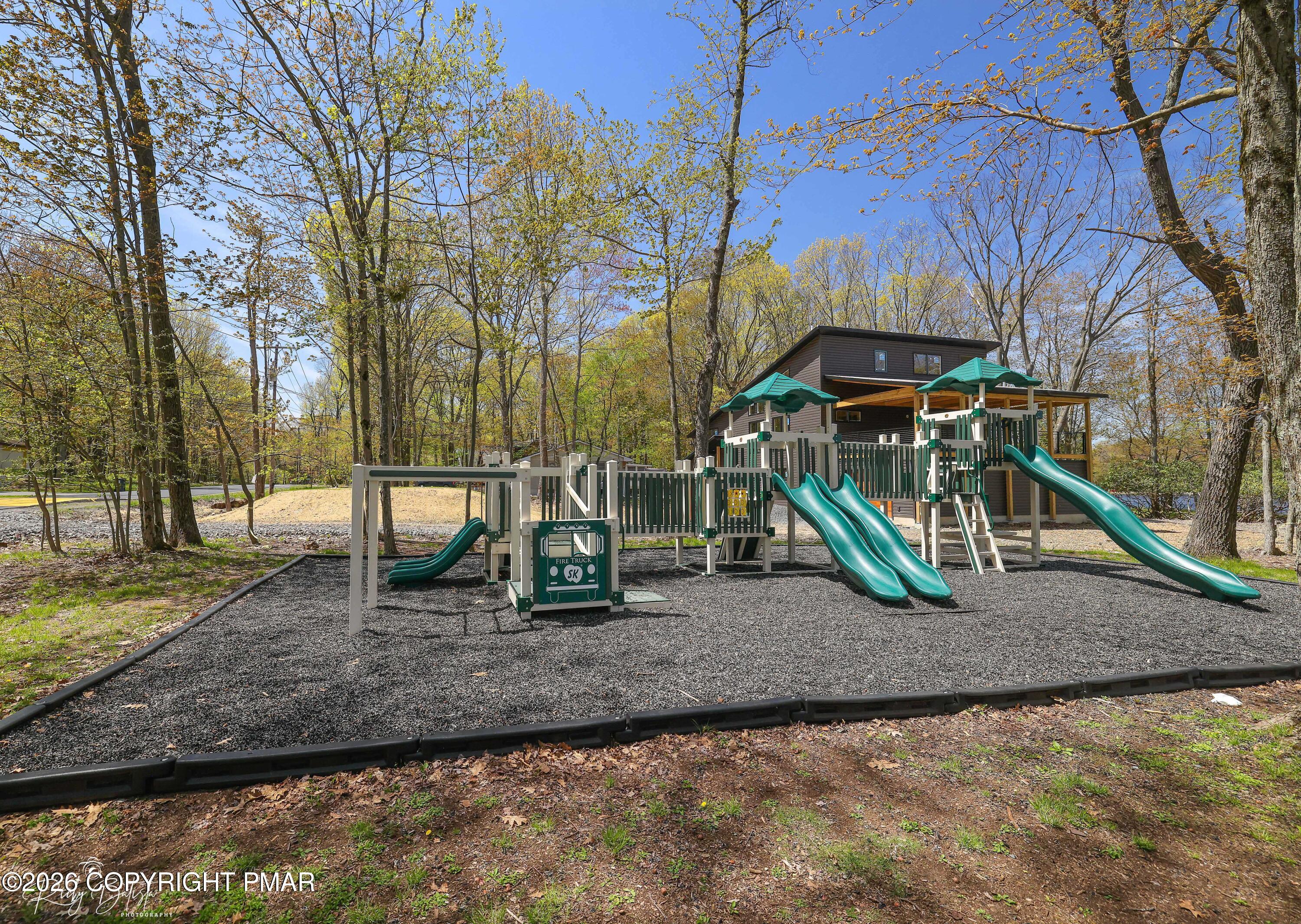 2137 Freedom Way Pocono Summit, PA 18346 - Photo 44 of 71 45-RBPH1181