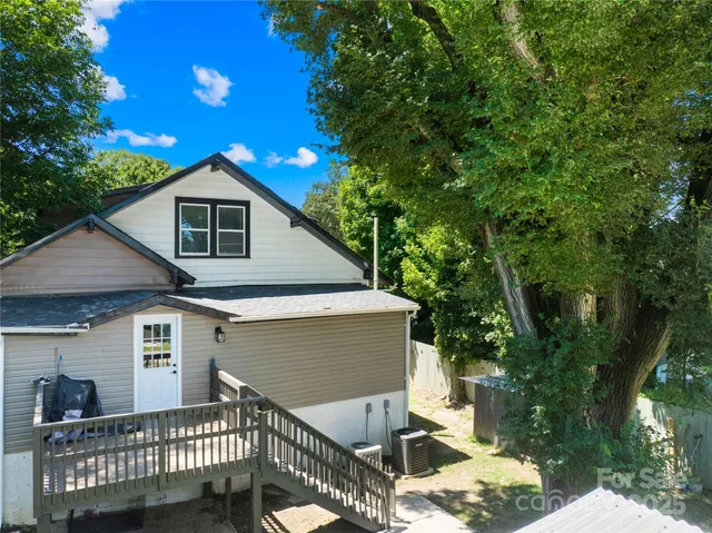 $265,000 | 911 Wilson W Lee Boulevard, Statesville, NC 28677