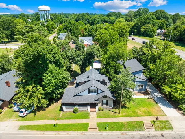 $265,000 | 911 Wilson W Lee Boulevard, Statesville, NC 28677