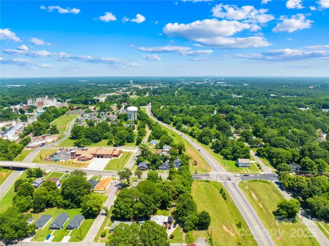 $265,000 | 911 Wilson W Lee Boulevard, Statesville, NC 28677