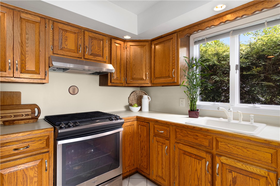 4494 Post Road, Unit 1 Warwick, RI 02818 - Photo 7 of 33 Kitchen