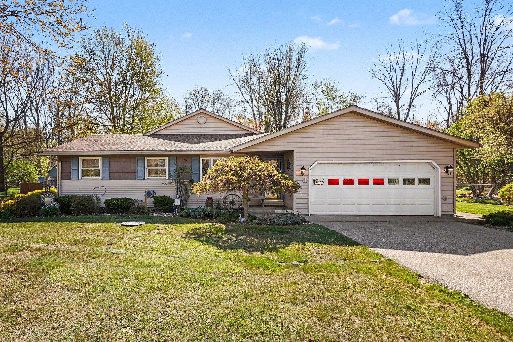 1720 North Huron Road Pinconning, MI 48650 - Photo 2 of 23
