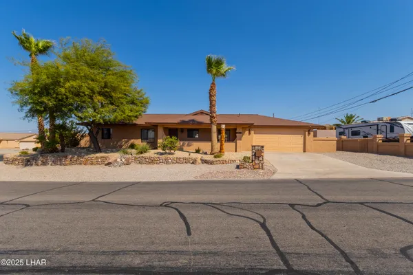 $439,900 | 3851 Blackfoot Drive, Lake Havasu City, AZ 86406