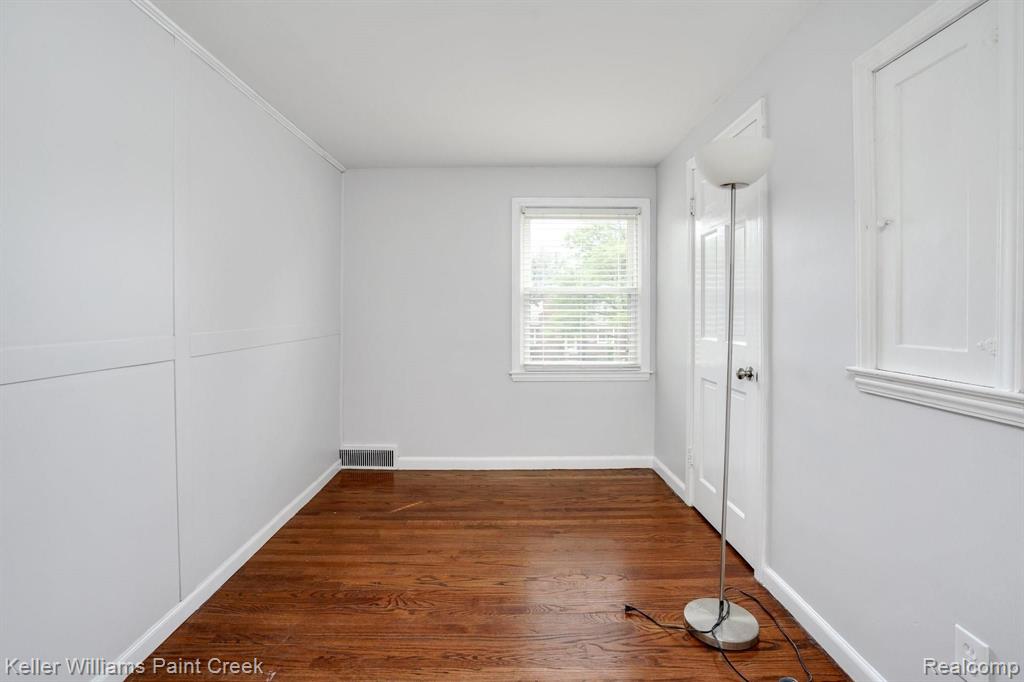 1218 Hampton Road Grosse Pointe, MI 48236 - Photo 12 of 24