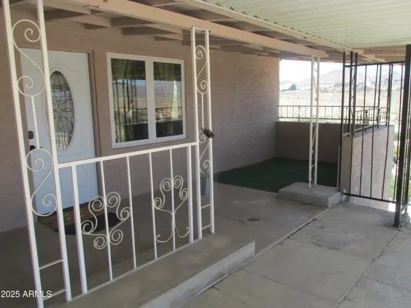 $379,000 | 6085 South Euclid Drive, Miami, AZ 85539