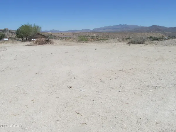 $379,000 | 6085 South Euclid Drive, Miami, AZ 85539