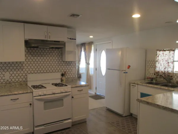 $379,000 | 6085 South Euclid Drive, Miami, AZ 85539