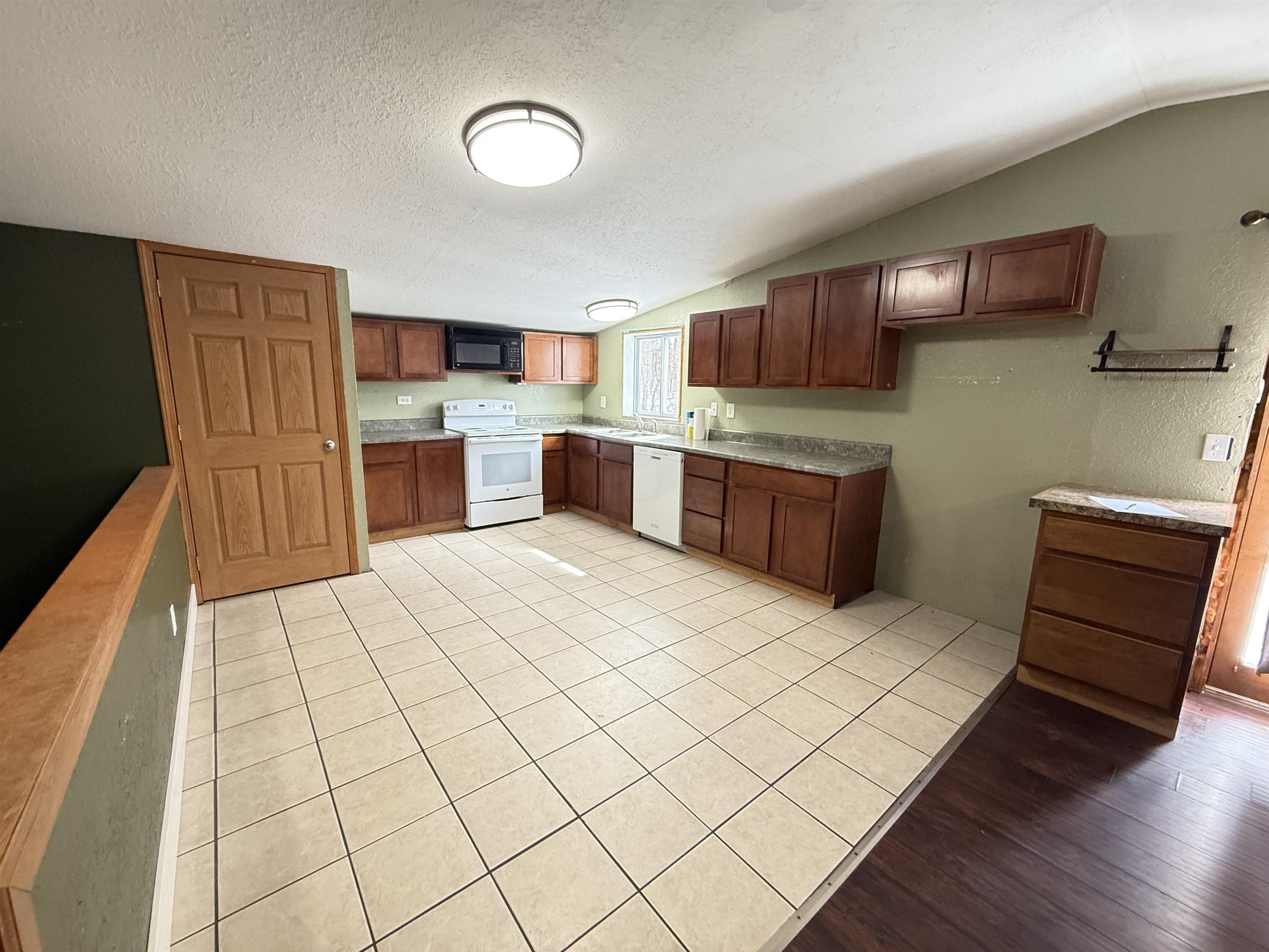 5037 West Battle Road Weidman, MI 48893 - Photo 9 of 28