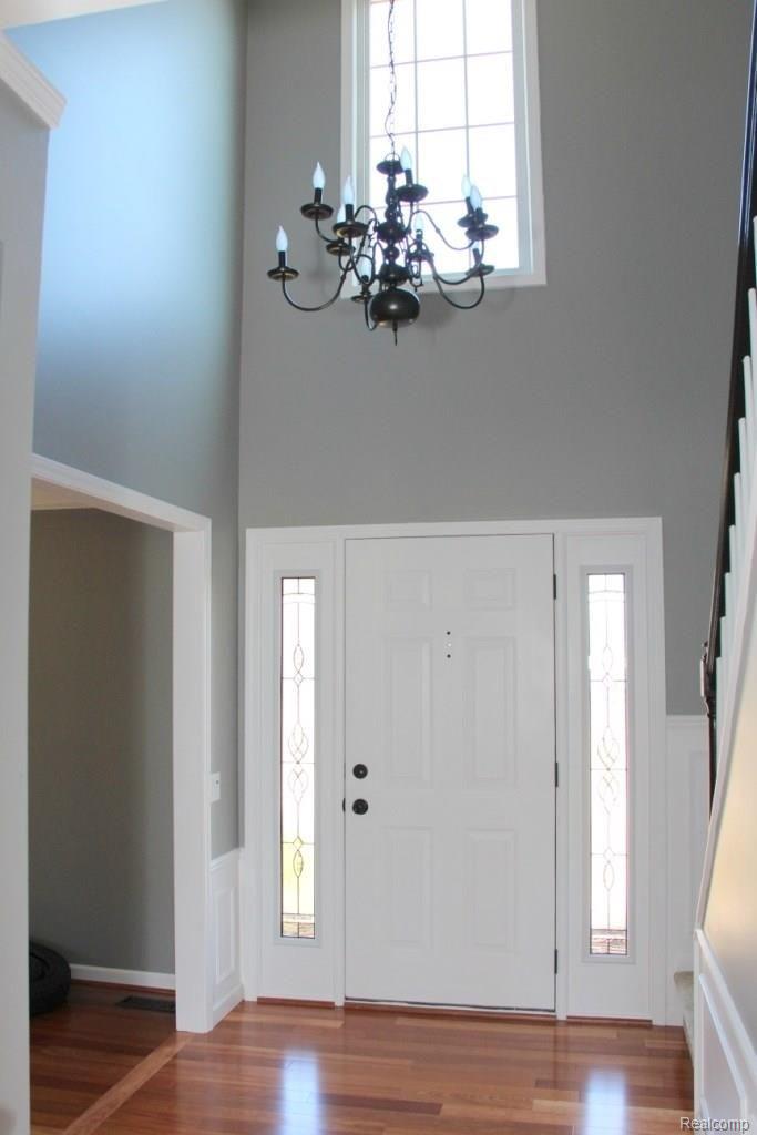 4 Foyer.jpg