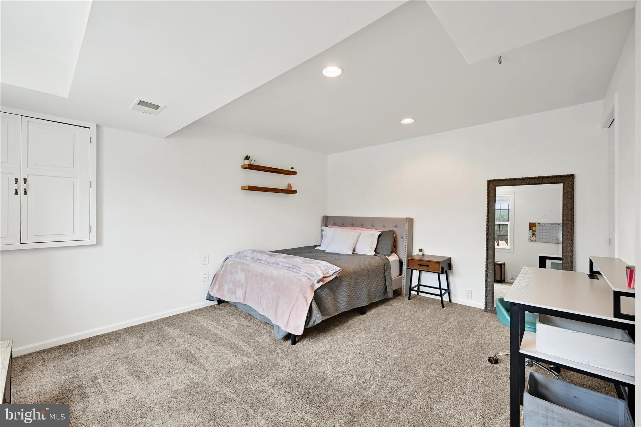 6151 Challedon Circle Mount Airy, MD 21771 - Photo 30 of 55