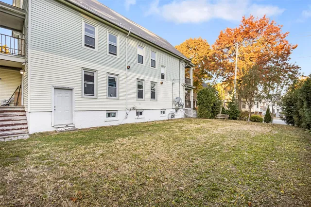 a front view of house with yard