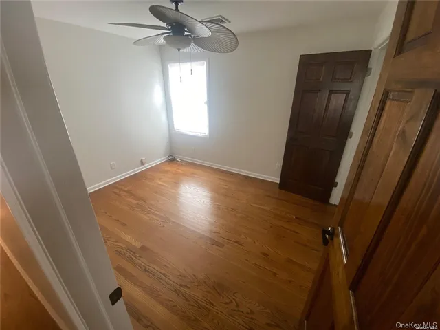 a view of empty room with window