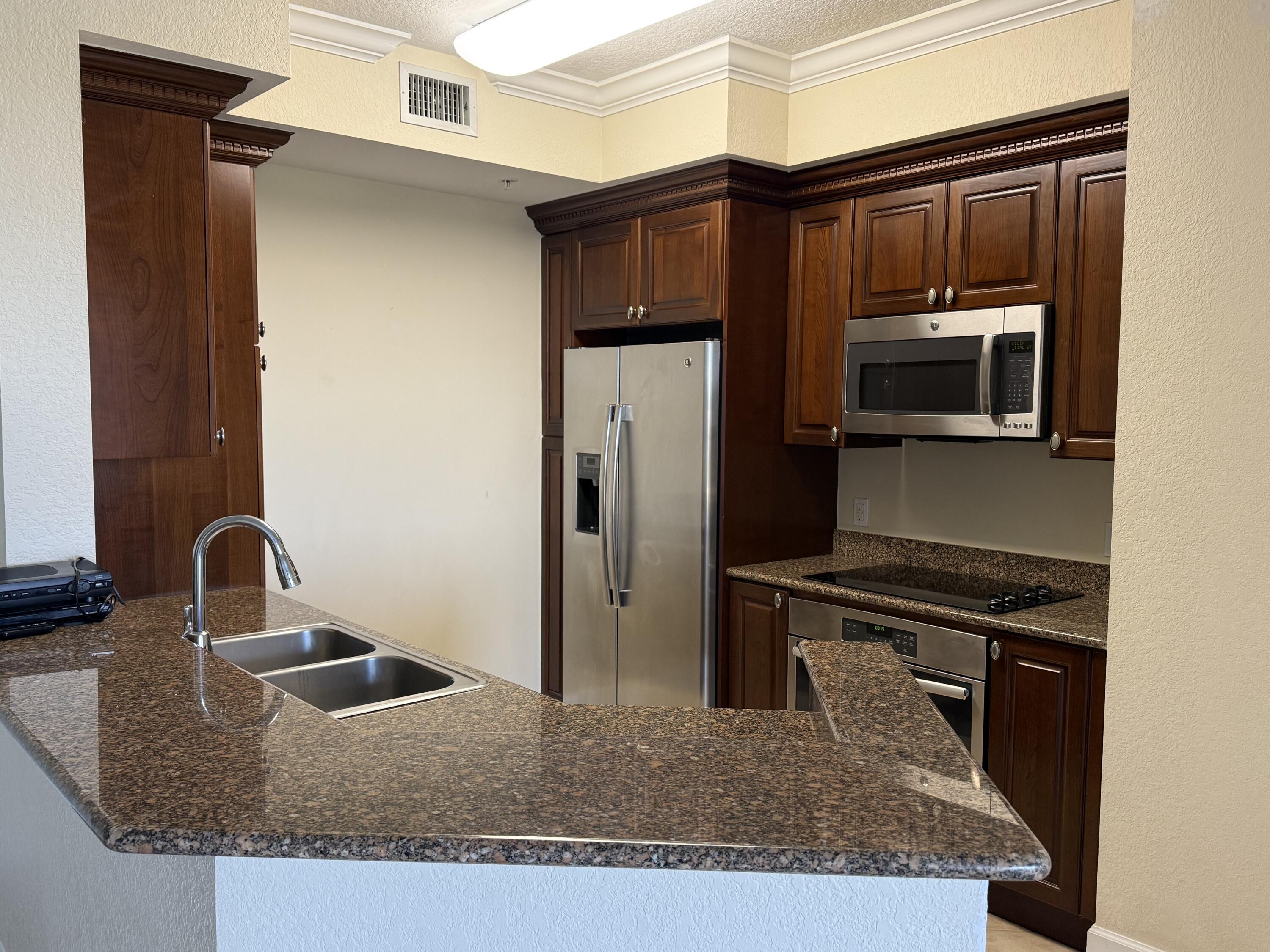 1660 Renaissance Commons Boulevard, Unit 2507 Boynton Beach, FL 33426 - Photo 10 of 17 IMG_2813