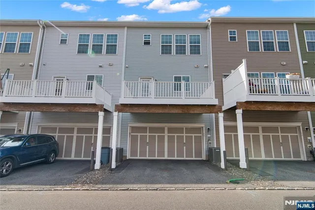 $849,000 | 68 Wesmont Drive, Wood-Ridge, NJ 07075