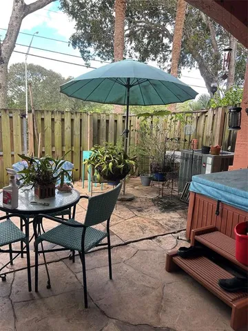 $425,000 | 1210 Northwest 100th Avenue, Unit 1210, Pembroke Pines, FL 33024