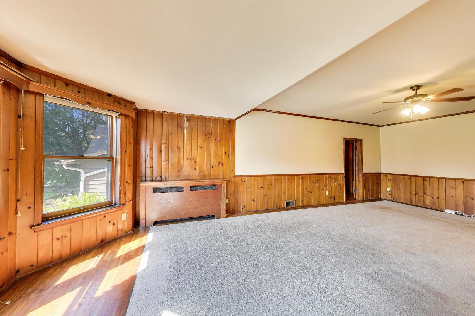 10102 Country Club Road Woodstock, IL 60098 - Photo 7 of 59 Gallery Image 7
