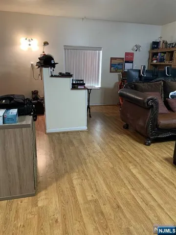 $2,500 | 825 Riverside Avenue, Unit 201, Lyndhurst, NJ 07071