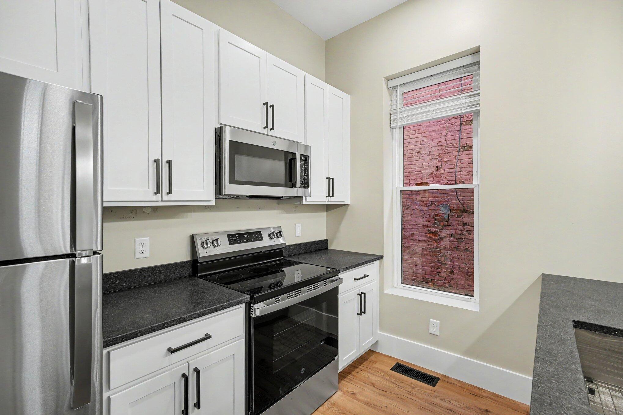 218 West 5th Street Covington, KY 41011 - Photo 6 of 28 015_file_9817