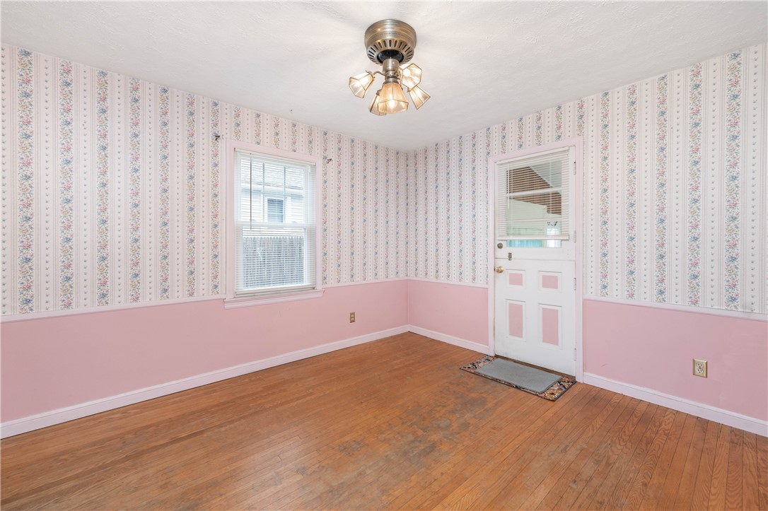 65 English Road Greece, NY 14616 - Photo 18 of 43