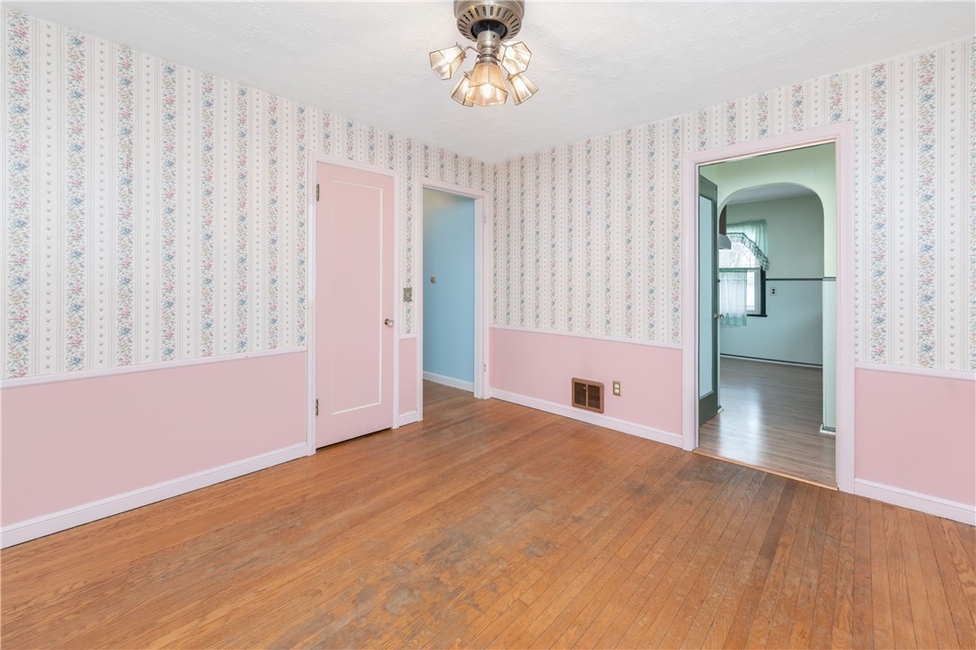 65 English Road Greece, NY 14616 - Photo 20 of 43