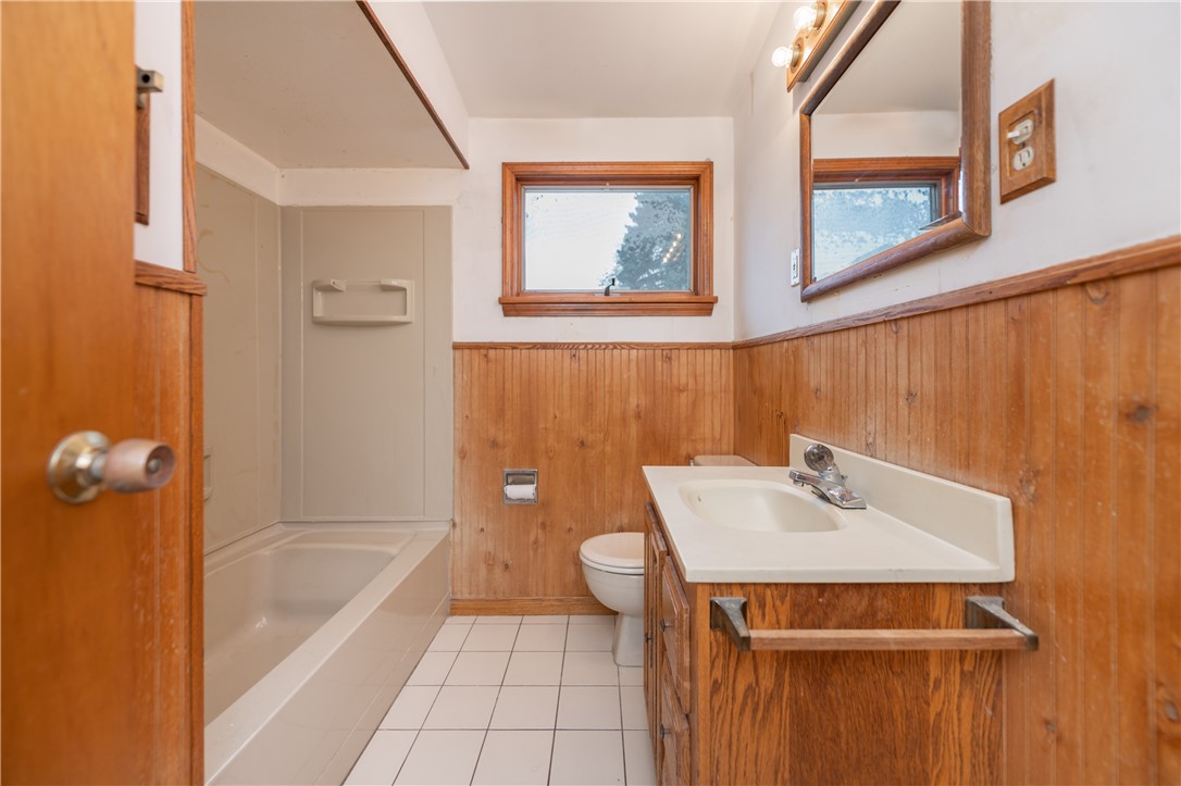 65 English Road Greece, NY 14616 - Photo 28 of 43