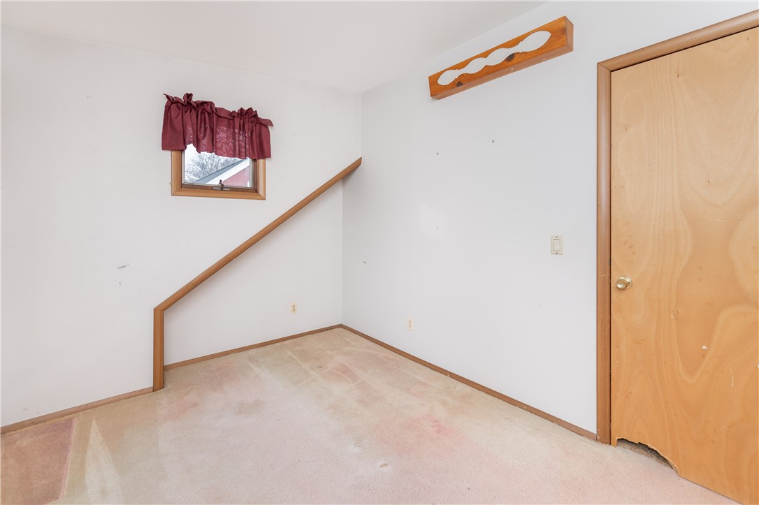 65 English Road Greece, NY 14616 - Photo 30 of 43