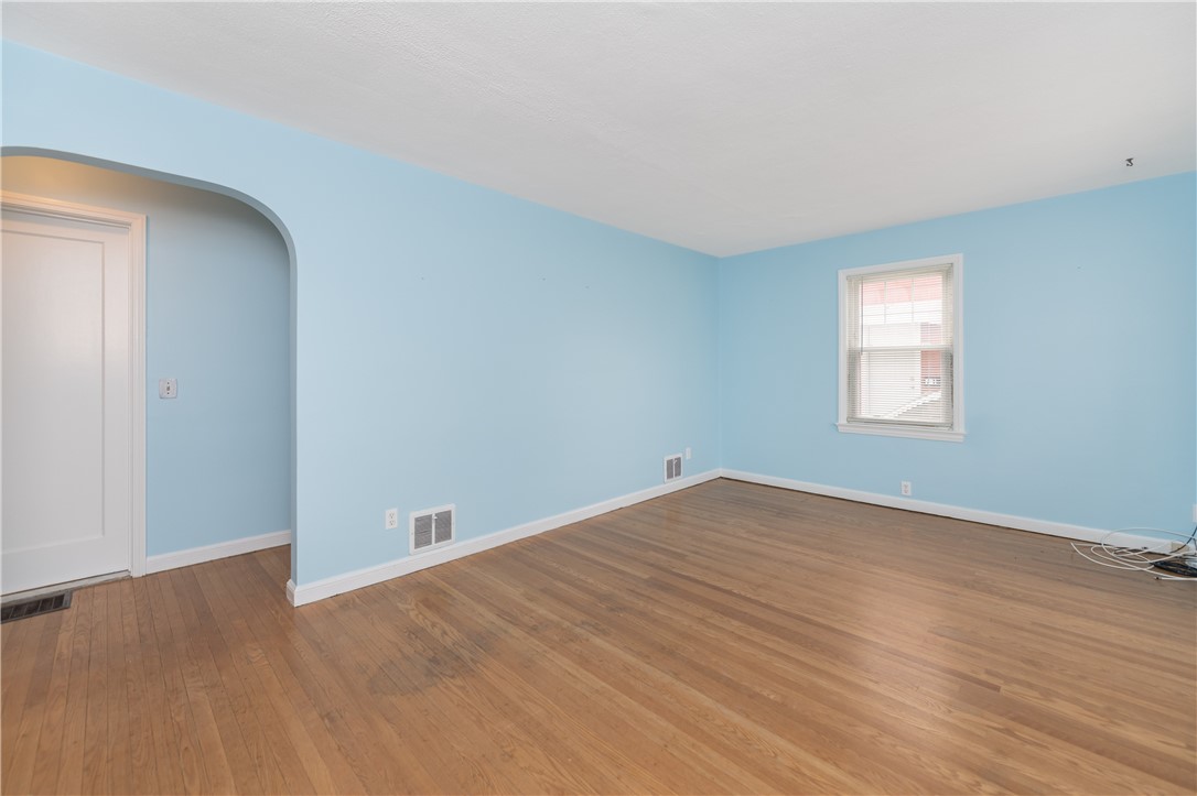 65 English Road Greece, NY 14616 - Photo 5 of 43