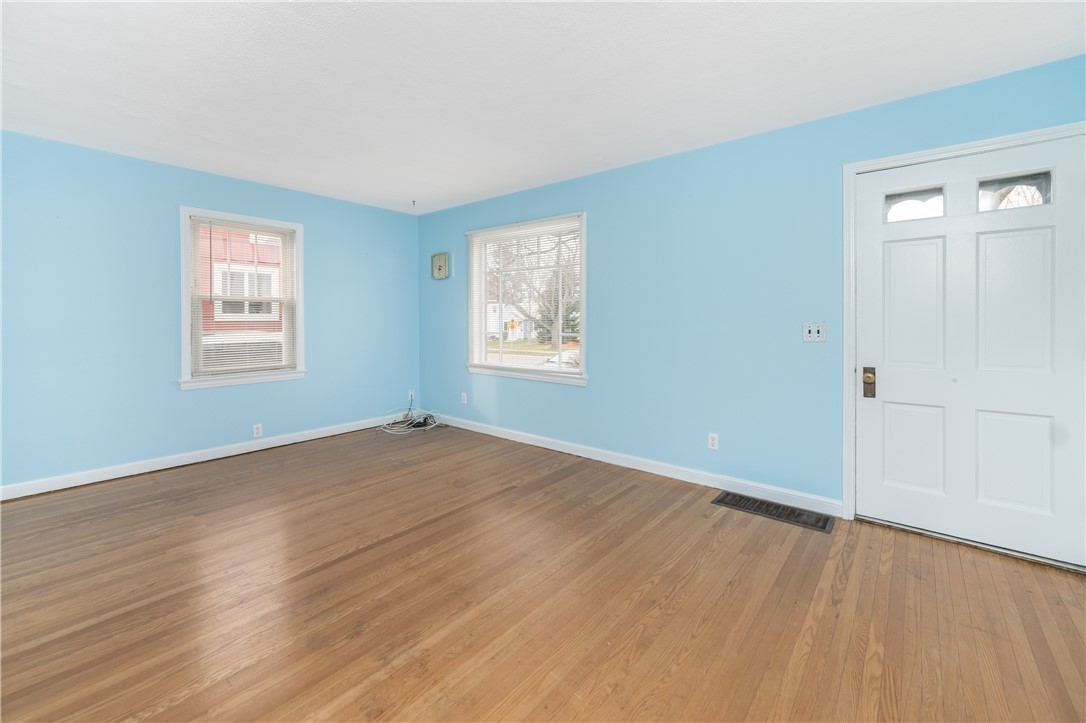 65 English Road Greece, NY 14616 - Photo 6 of 43