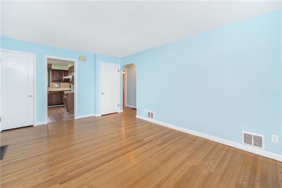 65 English Road Greece, NY 14616 - Photo 8 of 43